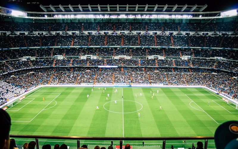 2026世界杯官方比赛用球及裁判装备展示